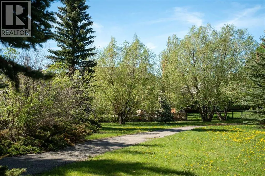 335 Sierra Madre Court SW