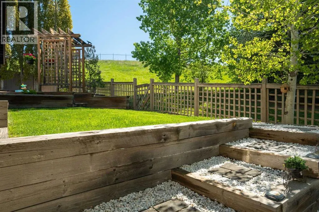 335 Sierra Madre Court SW