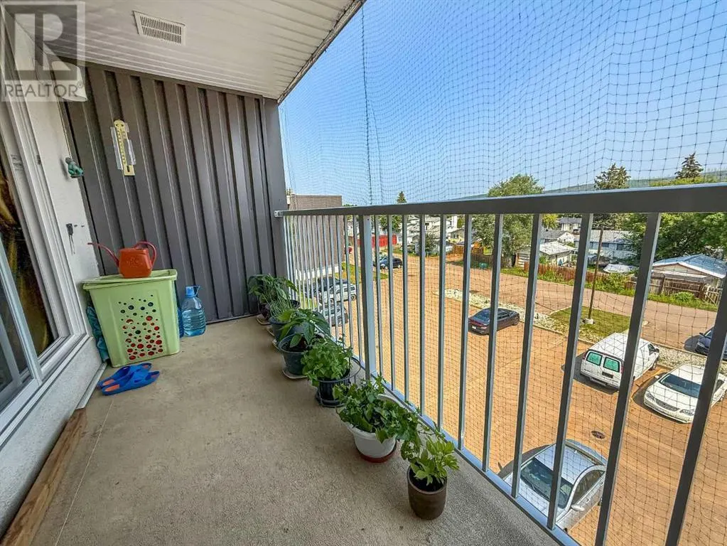 304, 11 Clearwater Crescent