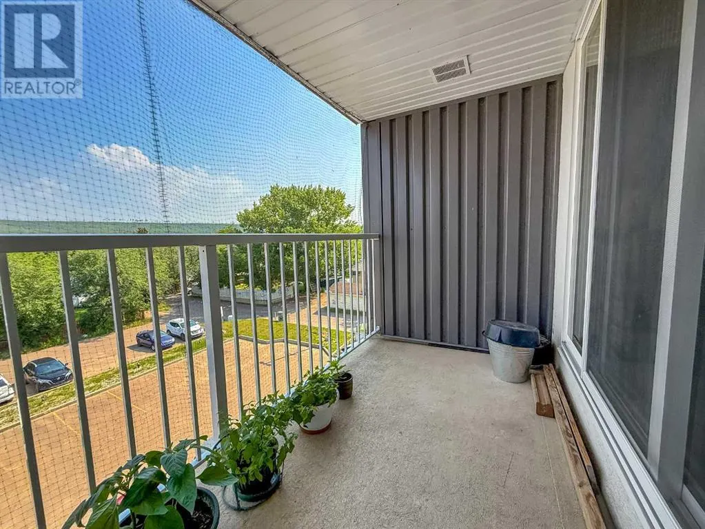 304, 11 Clearwater Crescent