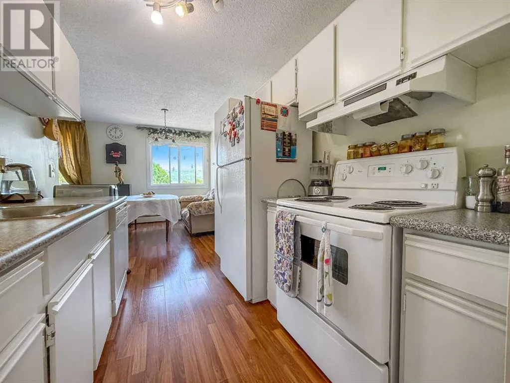 304, 11 Clearwater Crescent