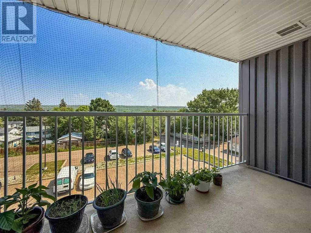 304, 11 Clearwater Crescent