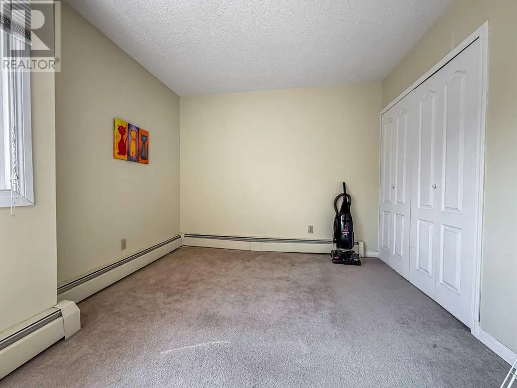 304, 11 Clearwater Crescent