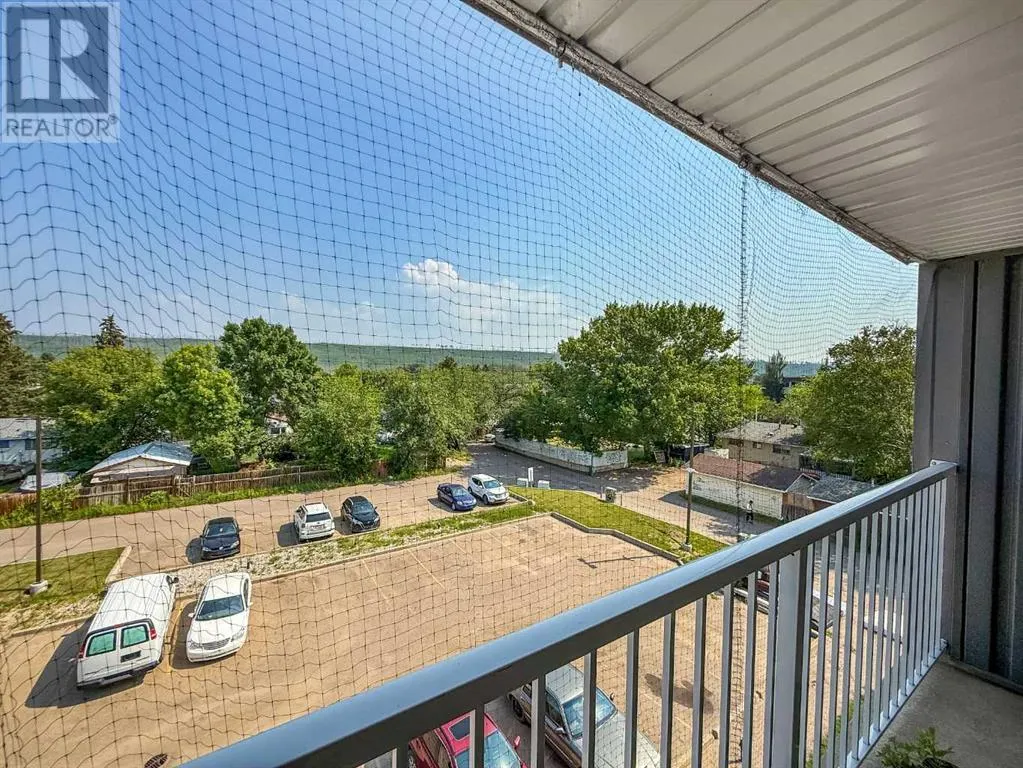 304, 11 Clearwater Crescent