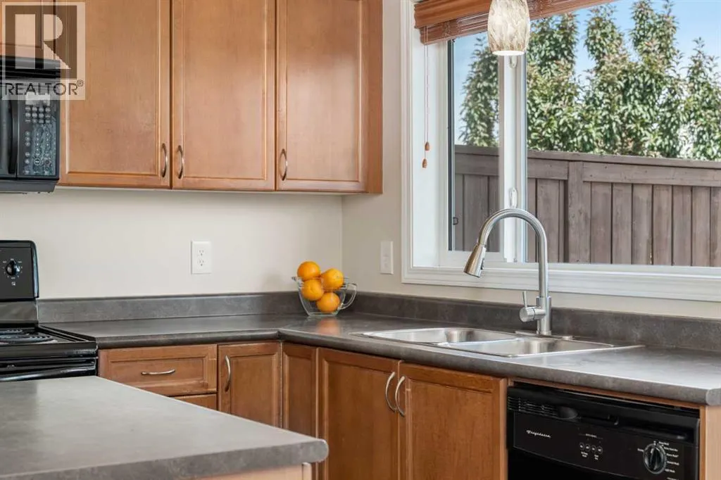 382 Elgin View SE