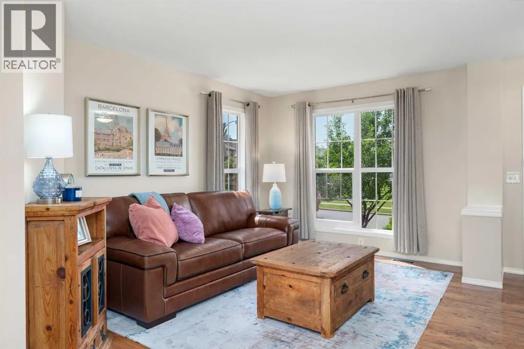 382 Elgin View SE