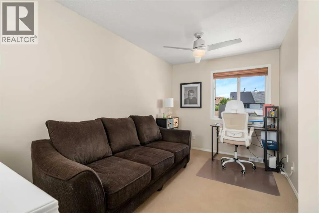 382 Elgin View SE