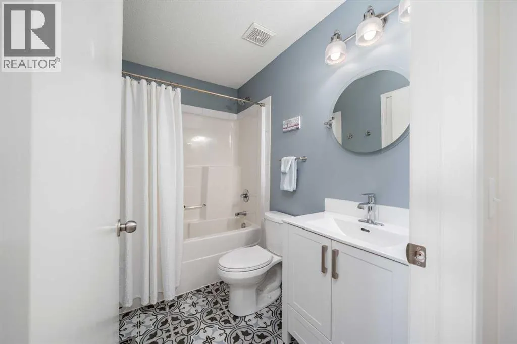 382 Elgin View SE
