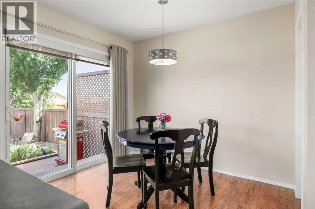 382 Elgin View SE