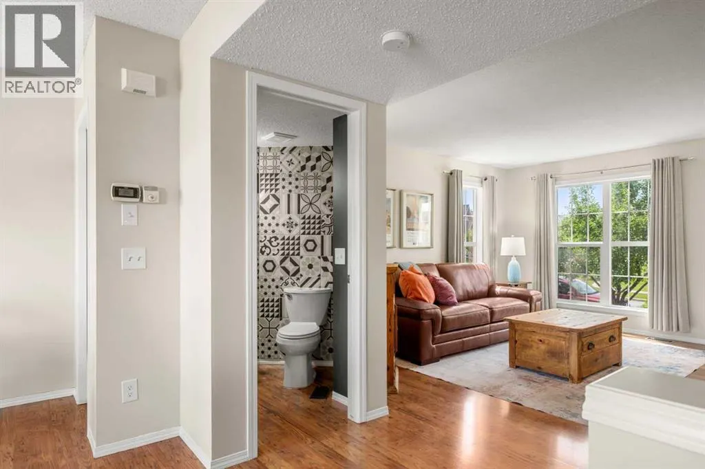 382 Elgin View SE