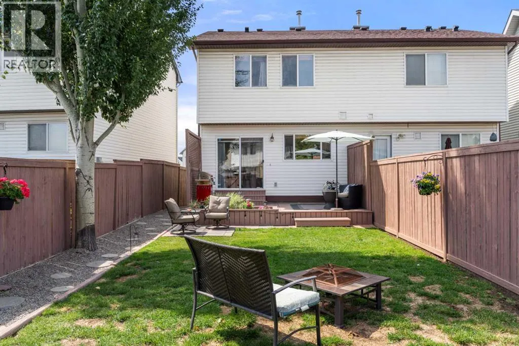 382 Elgin View SE
