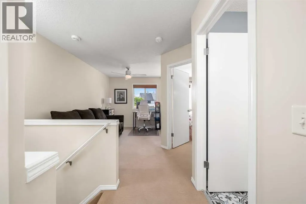 382 Elgin View SE