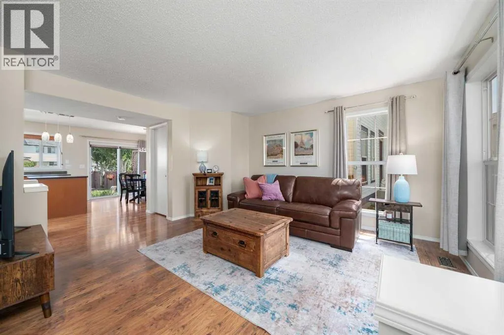 382 Elgin View SE
