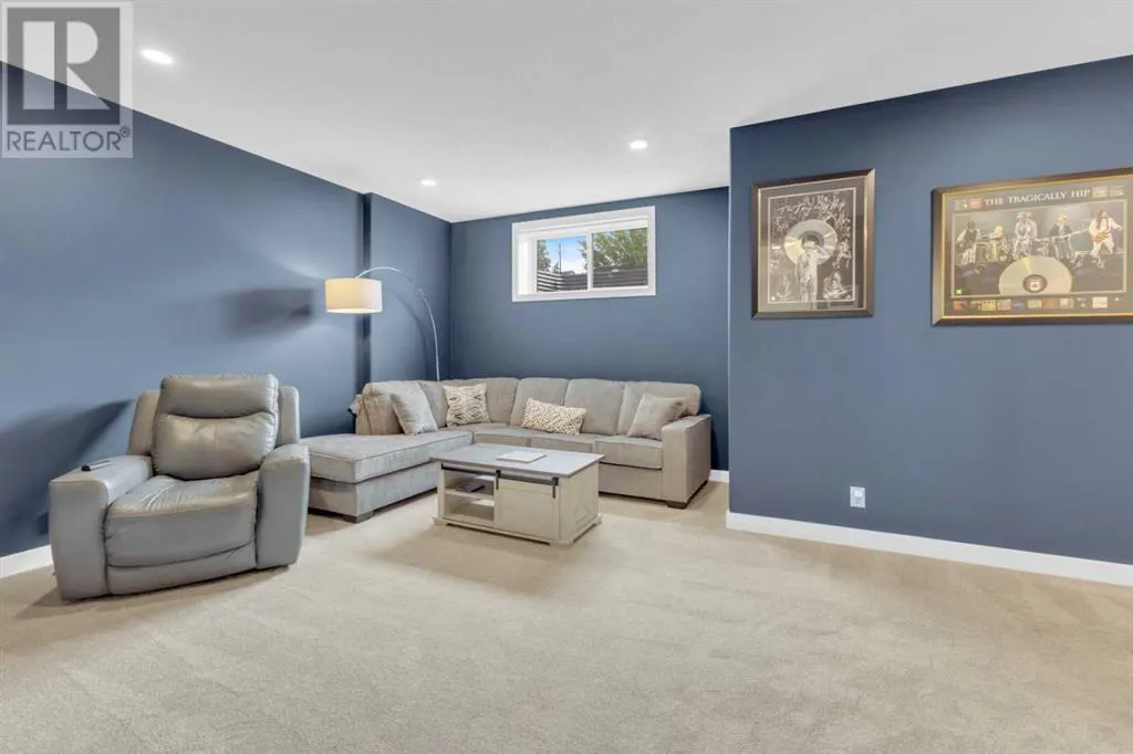 D, 20 Evergreen Way