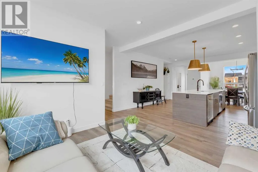 D, 20 Evergreen Way