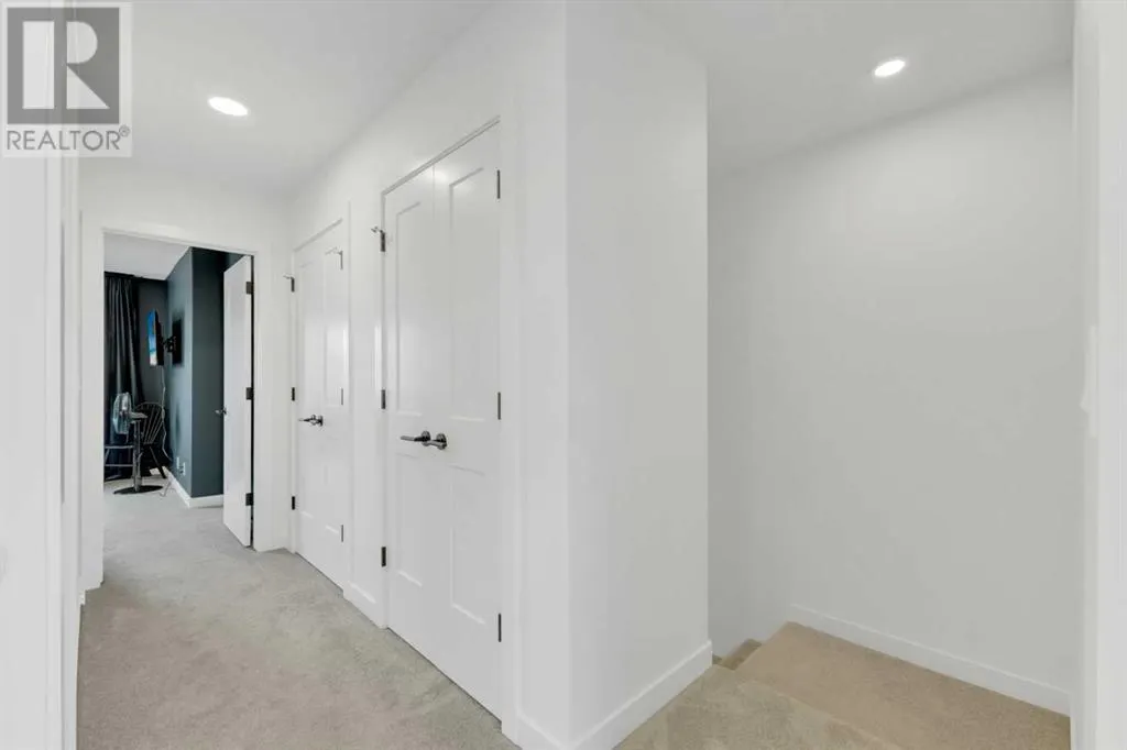 D, 20 Evergreen Way