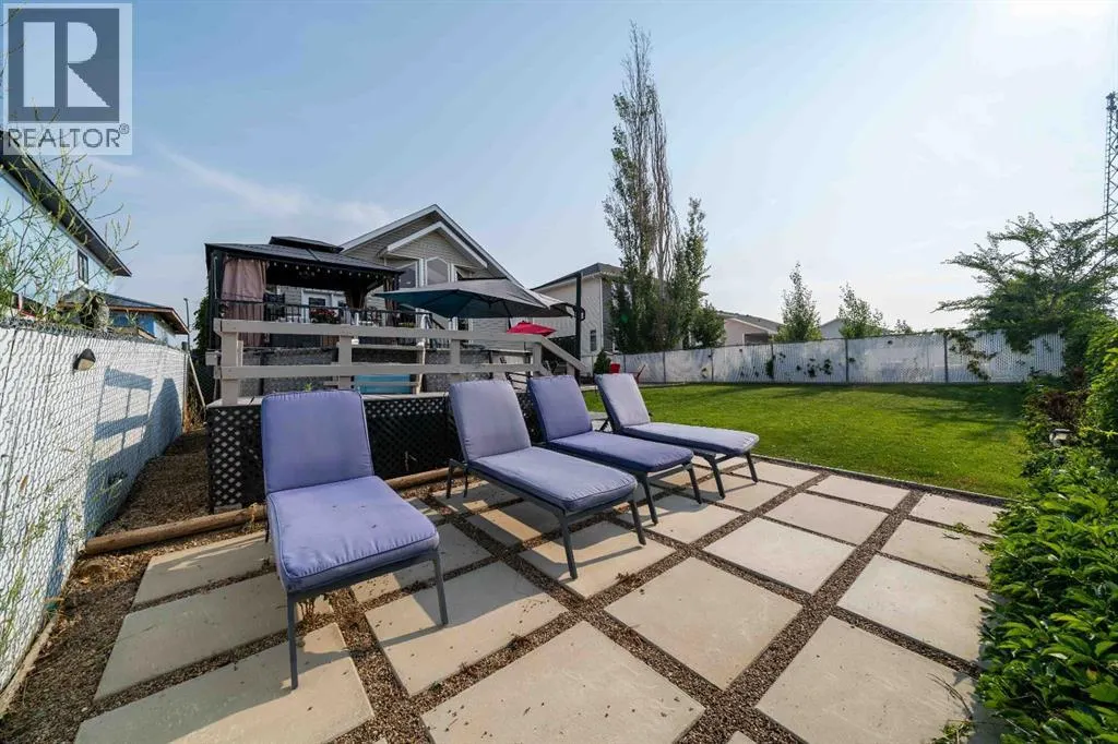110 Redcliff Way SW