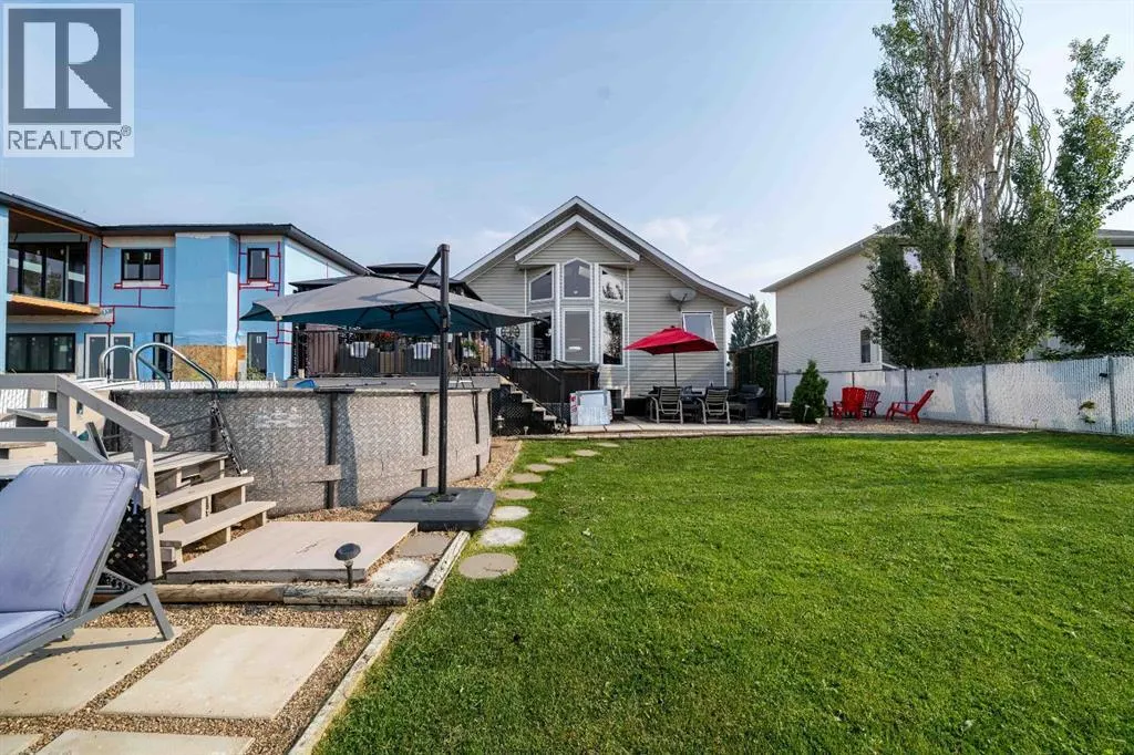 110 Redcliff Way SW