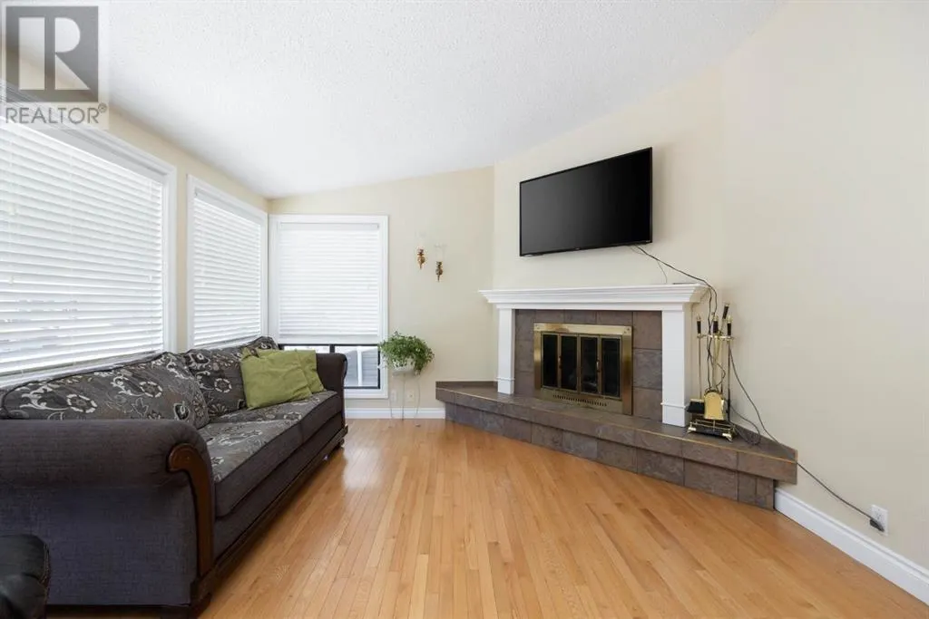 237 Ermine Crescent