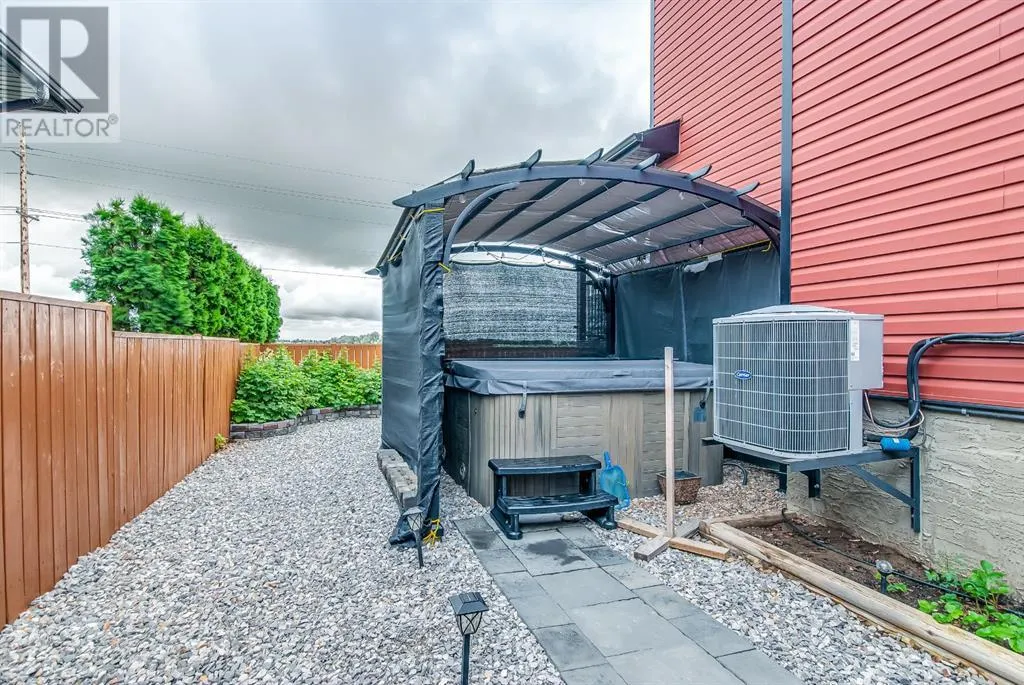 164 Somerside Way SE