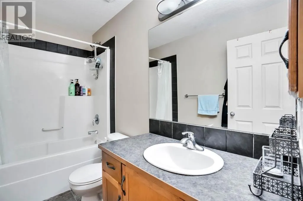 28 Elmont Mews SW