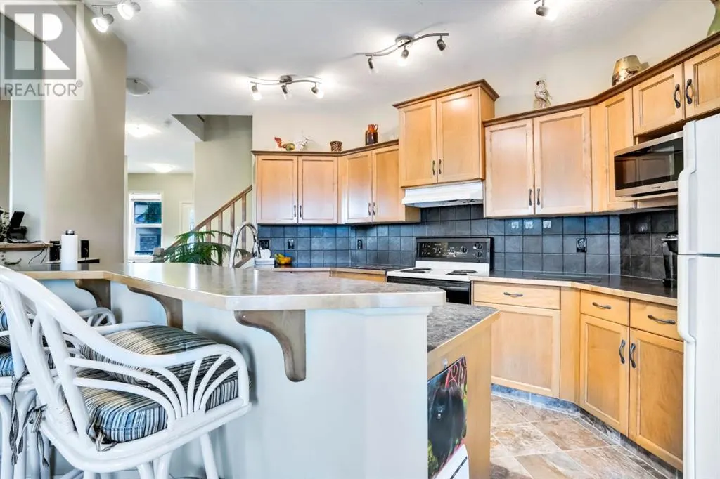 28 Elmont Mews SW