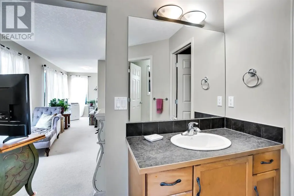 28 Elmont Mews SW