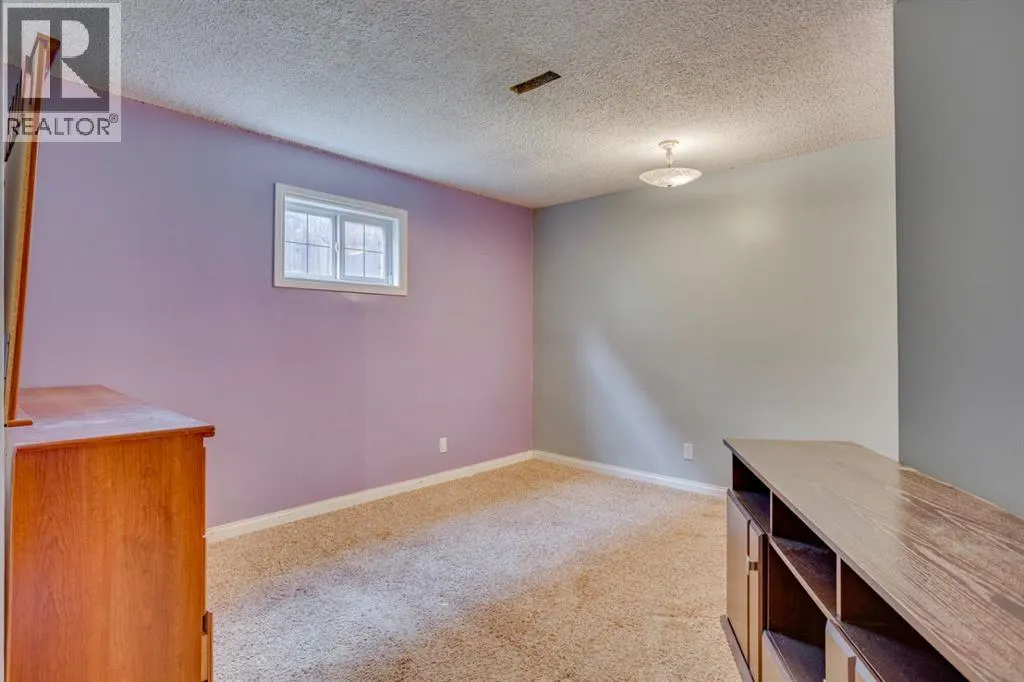 153 Caldwell Crescent