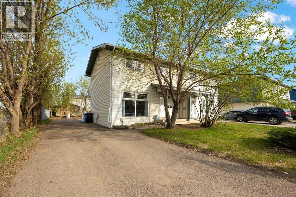1 Pond Crescent