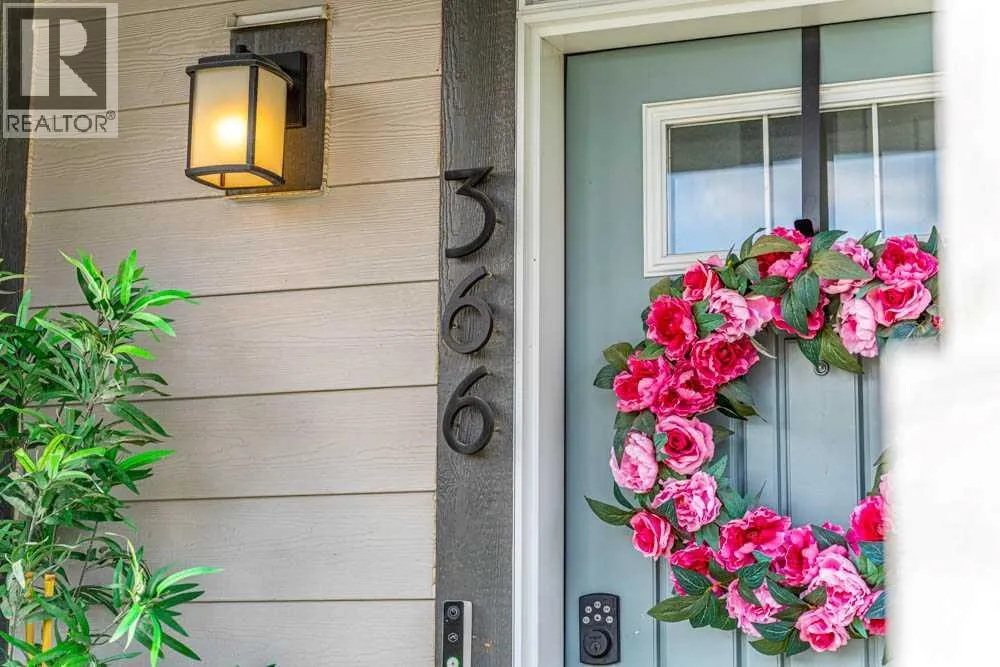 366 Masters Row SE