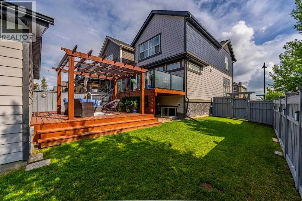 366 Masters Row SE