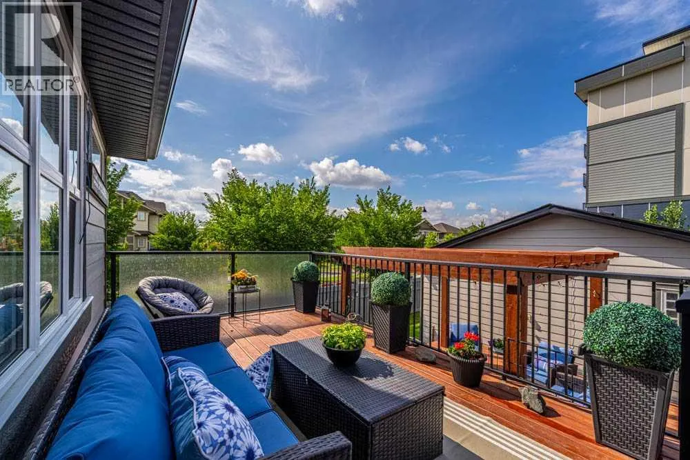 366 Masters Row SE