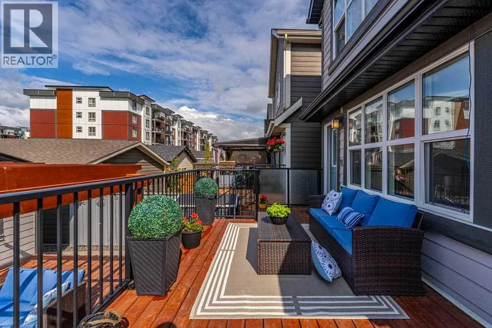 366 Masters Row SE