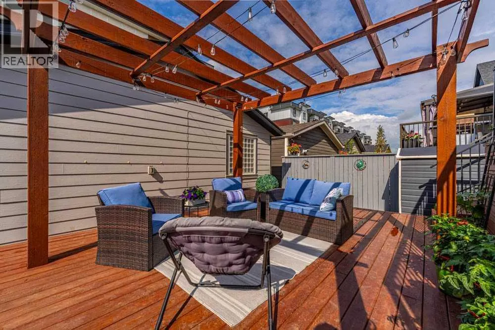 366 Masters Row SE