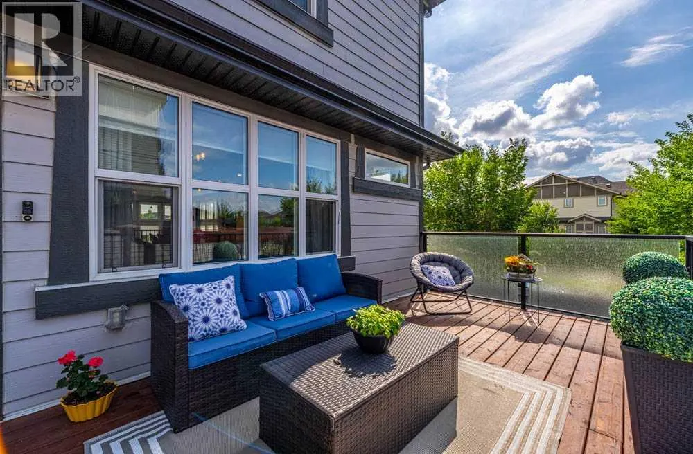 366 Masters Row SE