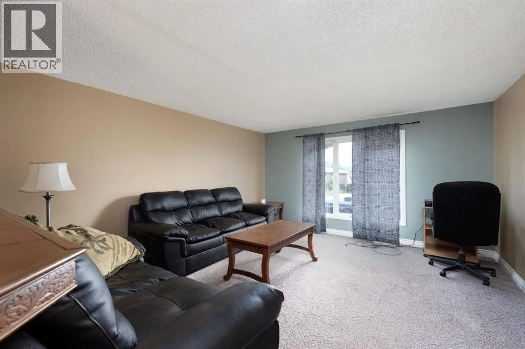 368 Grey Crescent