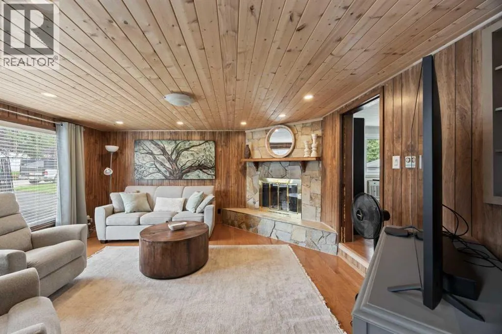 828 West Chestermere Drive