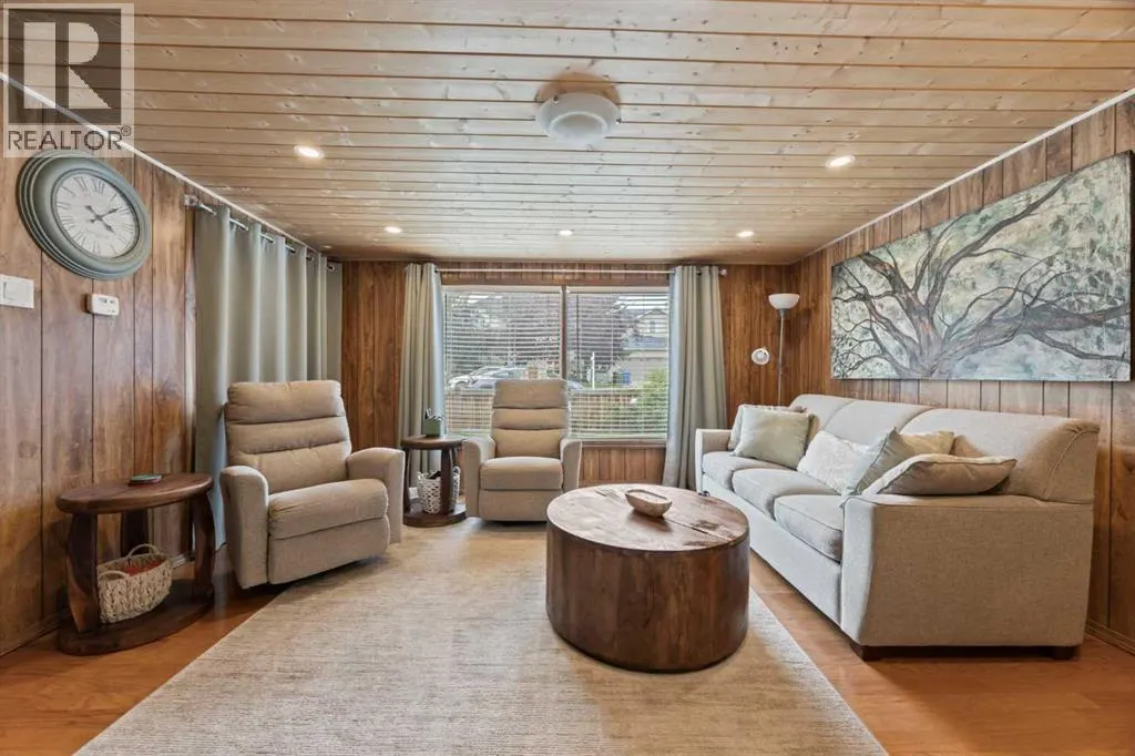 828 West Chestermere Drive
