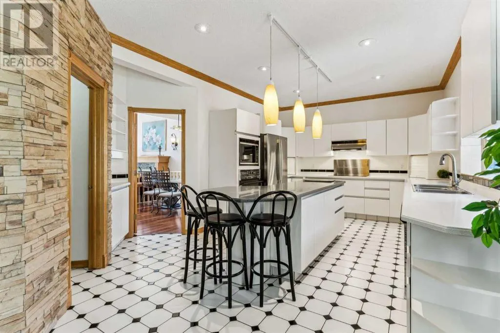 52 Edgeview Road NW