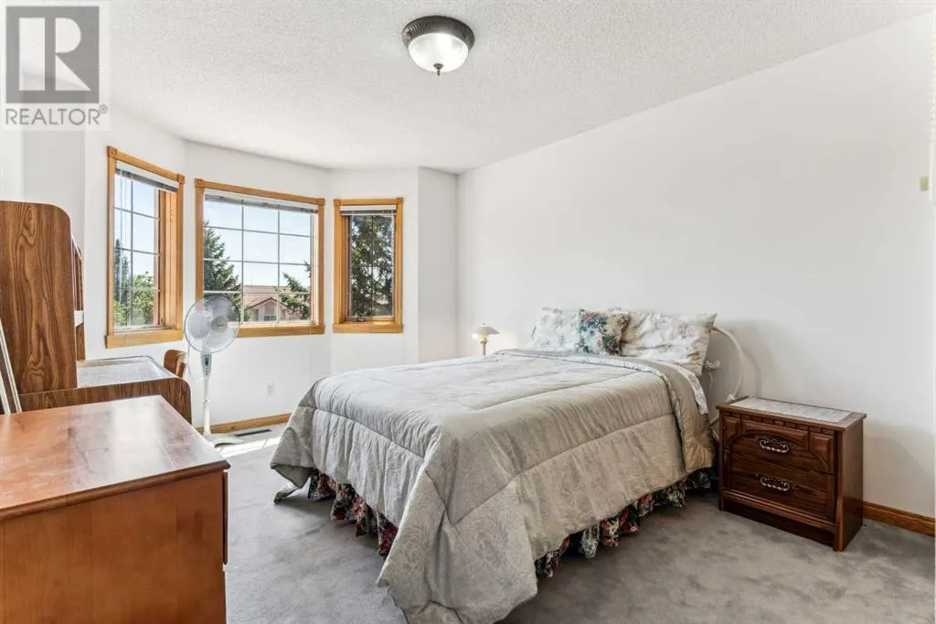 52 Edgeview Road NW