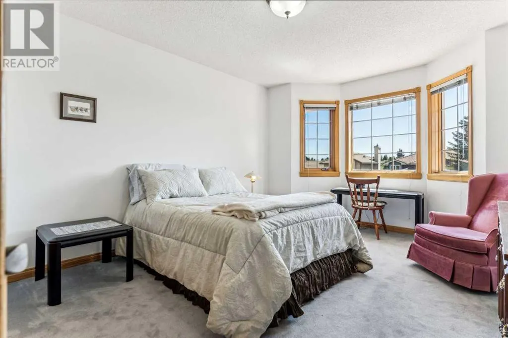 52 Edgeview Road NW