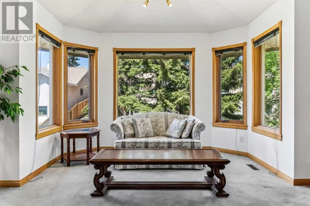 52 Edgeview Road NW