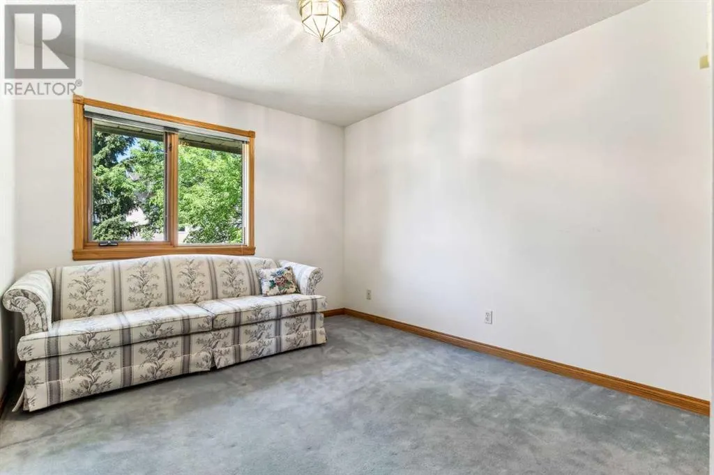 52 Edgeview Road NW