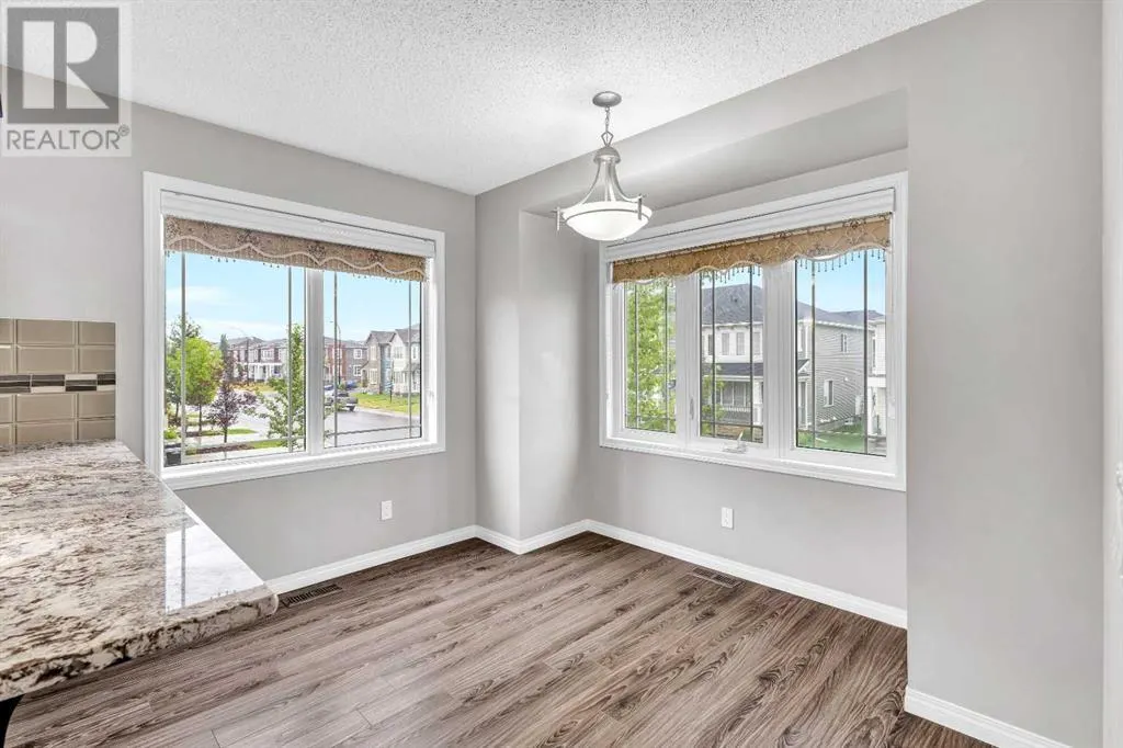 25 cityscape Row NE
