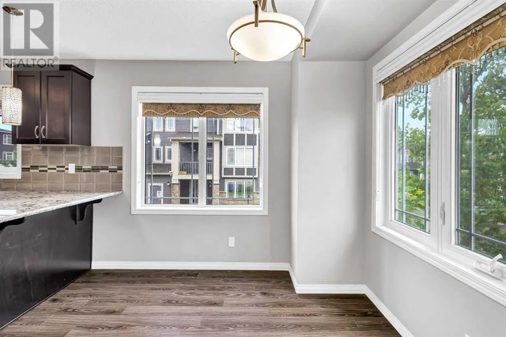 25 cityscape Row NE