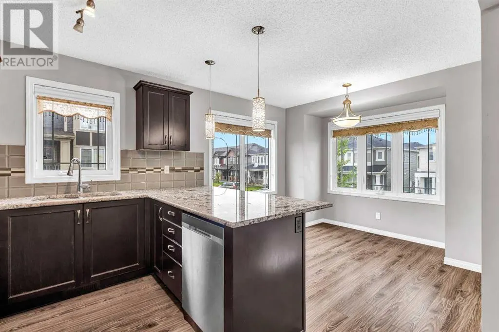 25 cityscape Row NE
