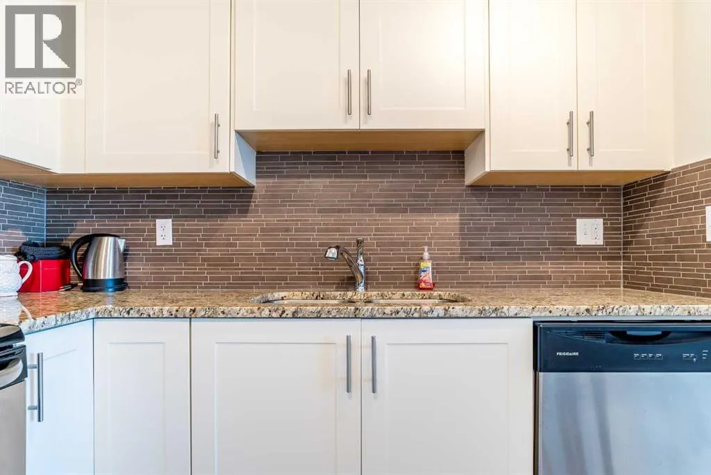 1208, 99 Copperstone Park SE