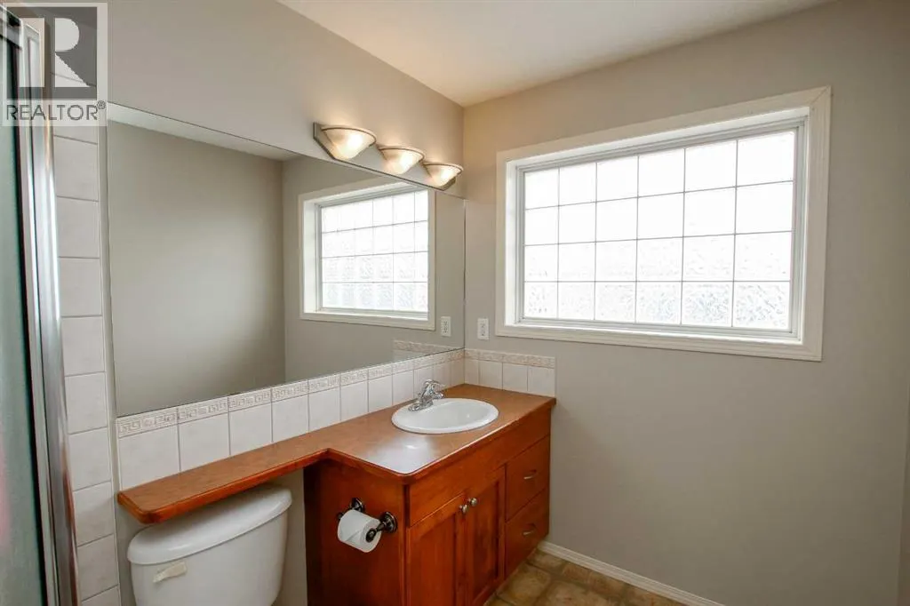 60 Dentoom Close