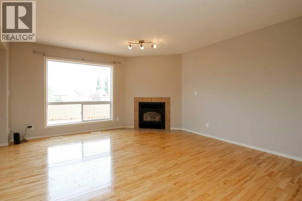 60 Dentoom Close