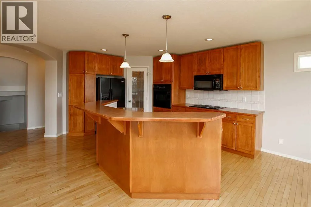 60 Dentoom Close